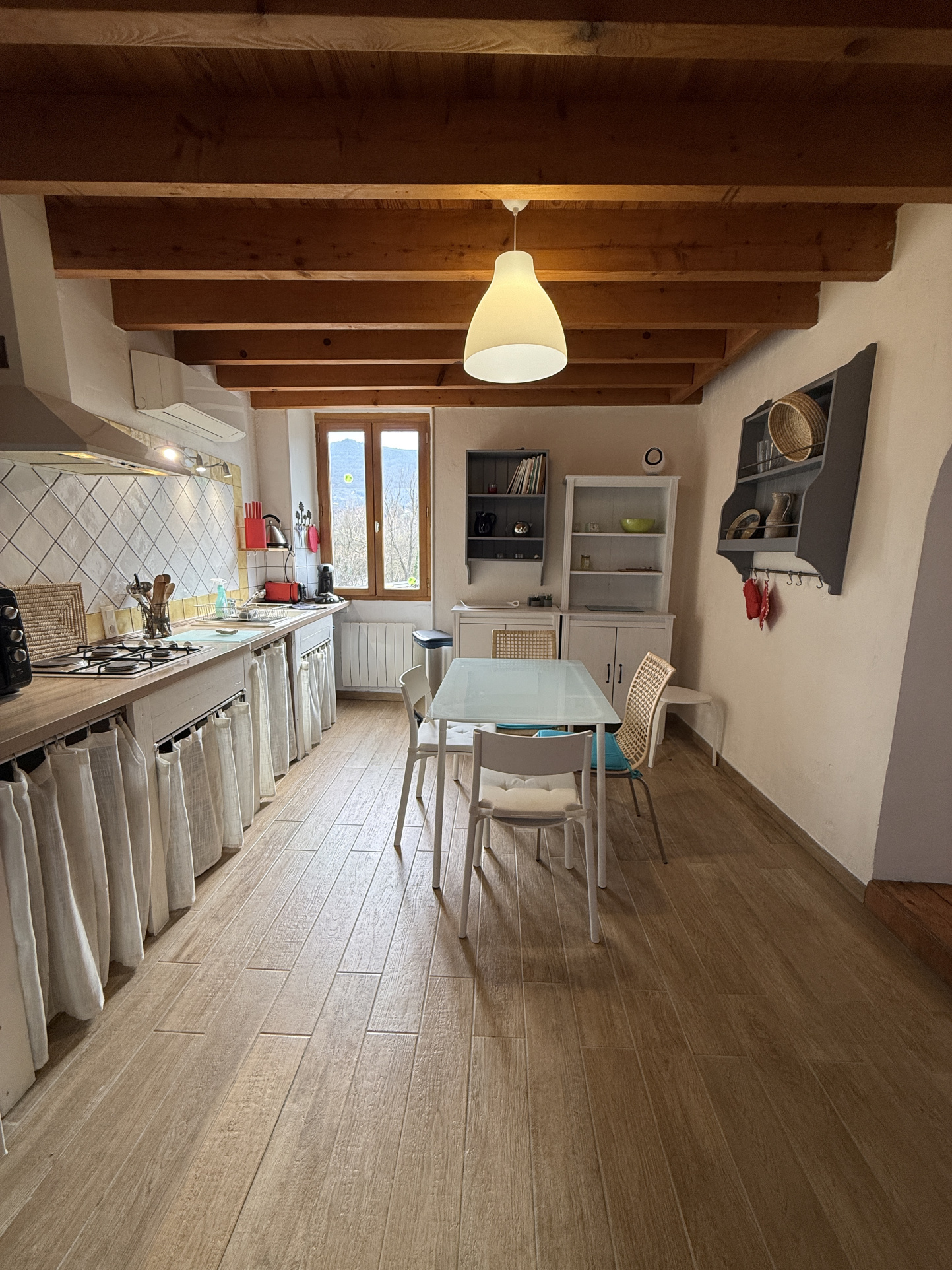 MAISON AVEC DEUX LOGEMENTS !